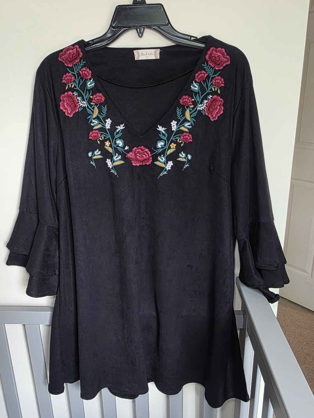 Altar'd State Black Faux Suede Rose Embroidered V-Neck Womens Tunic Dress Size S